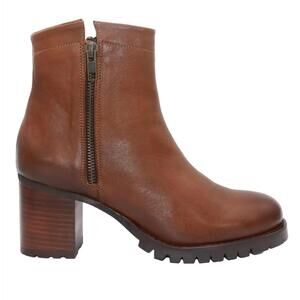 NEW ERIC MICHAEL women's jocelyn ankle bootie in cognac